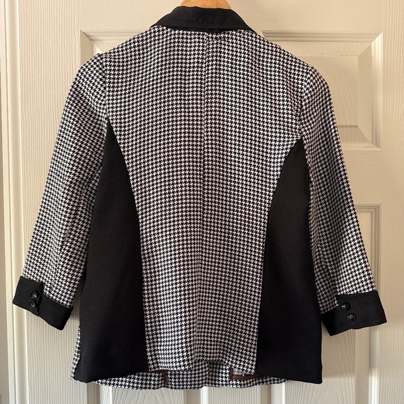 Vintage Houndstooth Blazer with Contrast Lapel - Picture 4 of 6